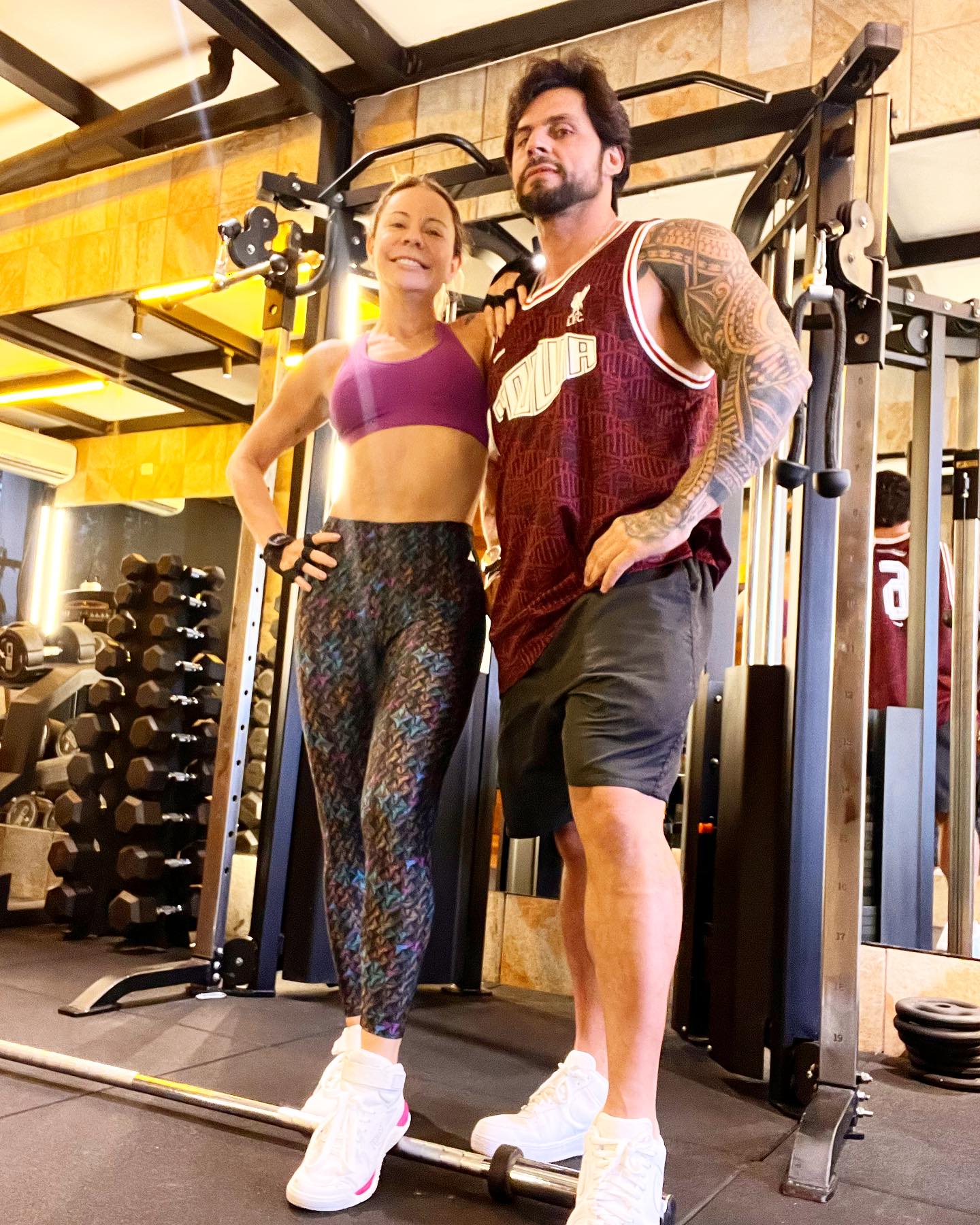 Treino em andamento na academia